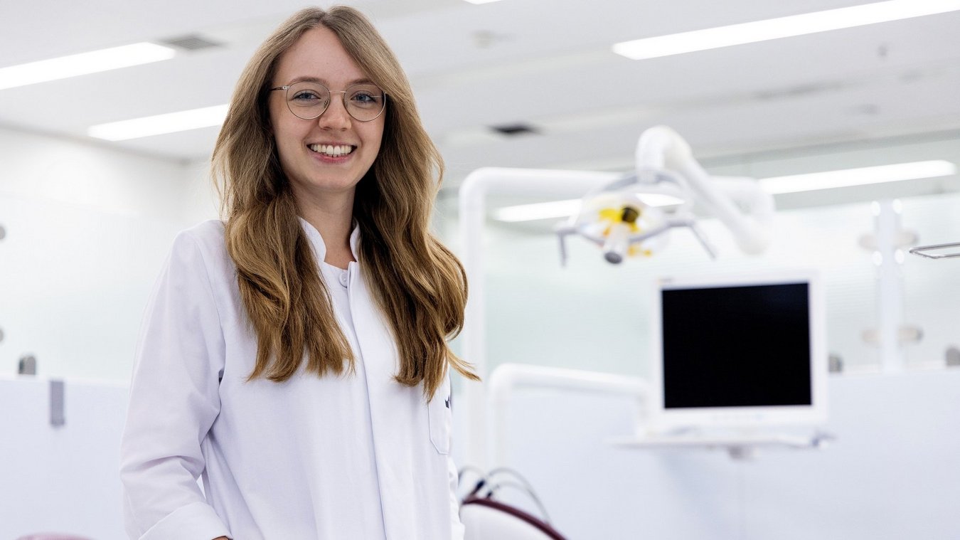 Poliklinik für Zahnerhaltung und Parodontologie, UKR, Uniklinikum regensburg, Universitätsklinikum Regensburg, Regensburg, Dr. Martyna Smeda, Dissertationspreis der Deutschen Gesellschaft für Endodontologie und zahnärztliche Traumatologie, DGET, Professor Dr. Matthias Widbiller 